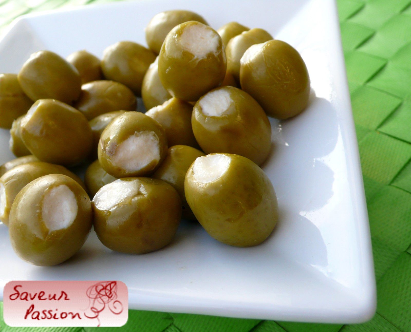 Classiques apéritifs revisités : les olives farcies ! - SAVEUR PASSION