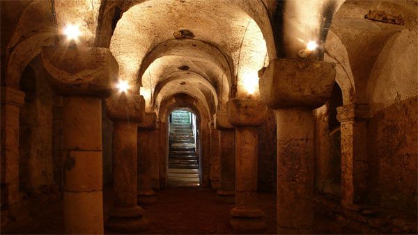 Cliquez pour agrandir La crypte Saint Maur de Verdun