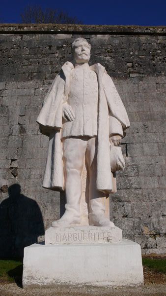 La statue du général Jean-Auguste Margueritte au carrefour des maréchaux de Verdun