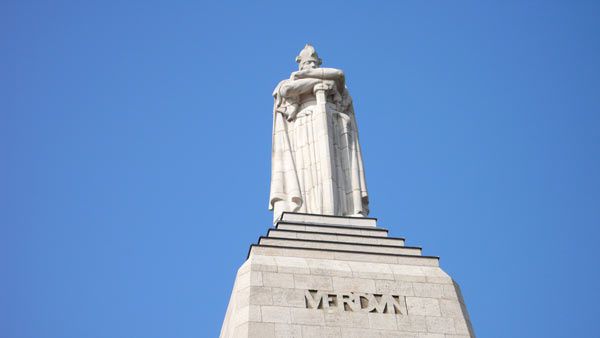 Cliquez pour agrandir Le monument à la victoire et aux soldats de Verdun