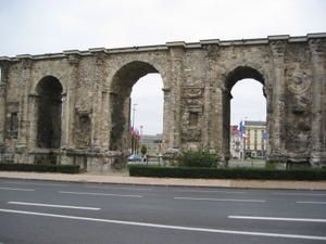 Porte-de-Mars-Reims.jpg