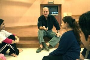 Anupam-Kher-the-teacher.jpg