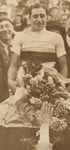 Police-Patrick--photo-n---3-Championat-du-monde-1933.jpg