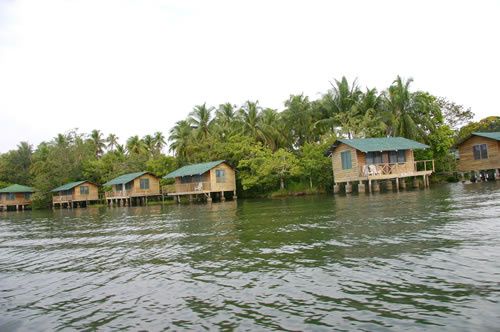 guatemala-rio-dulce-bungalow.jpg