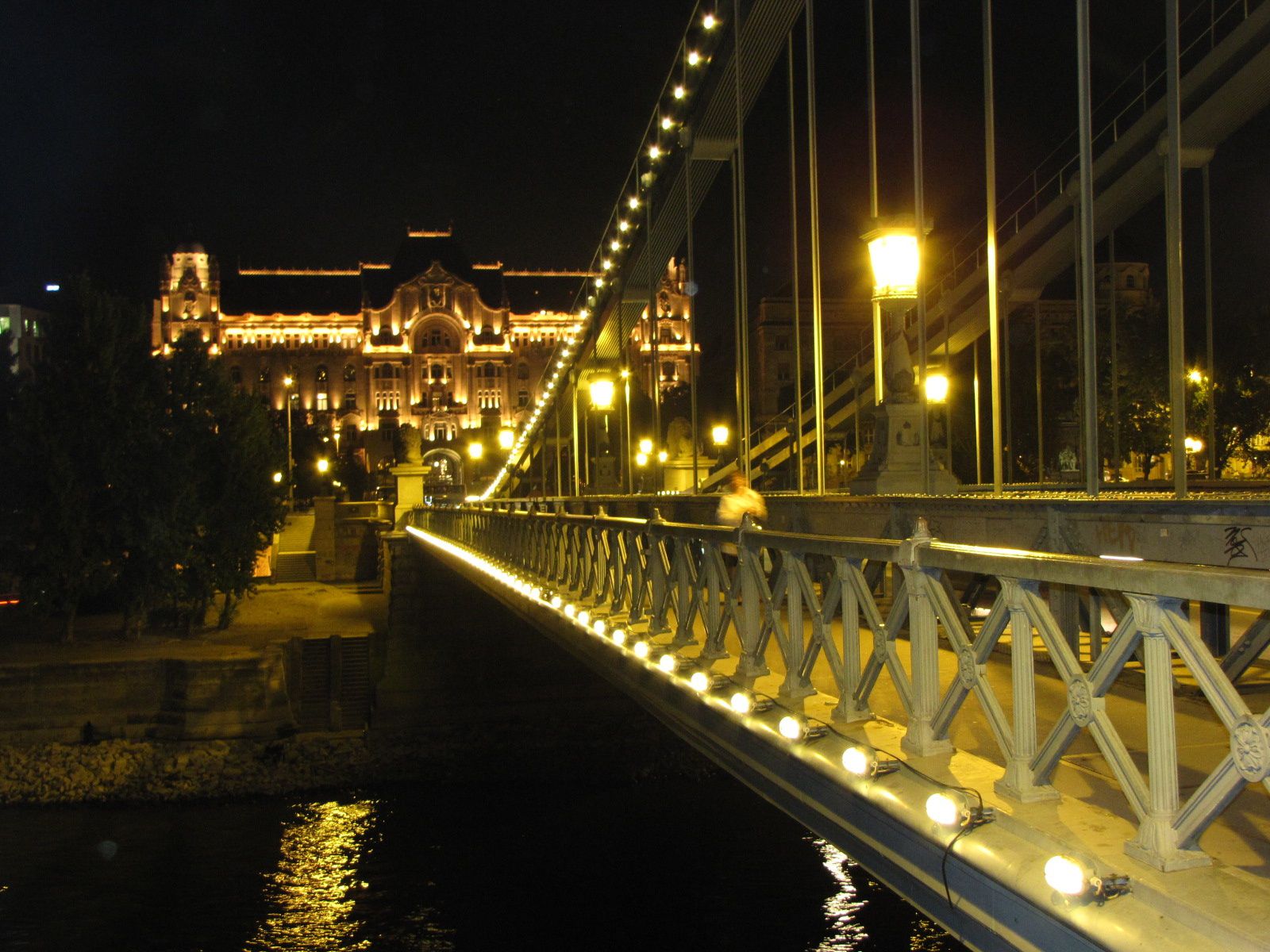 Pont-des-chaines-de-nuit--5-.jpg