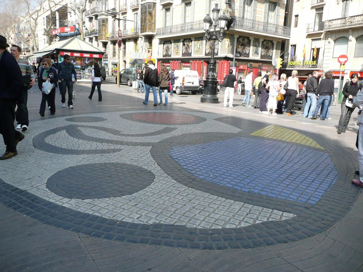 Las-Ramblas---mosa-que-de-Miro--2-.jpg