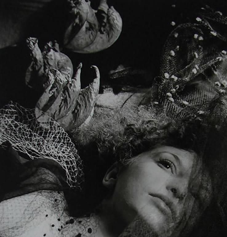 Sublime et lumineuse photographie... Hackenschmied--Alexander--Maya-Deren.jpg