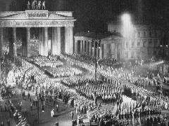 defilemanifesationnazie1933berlin.jpg