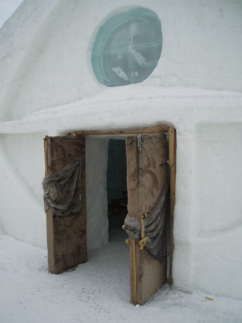 L'entrée de la chapelle