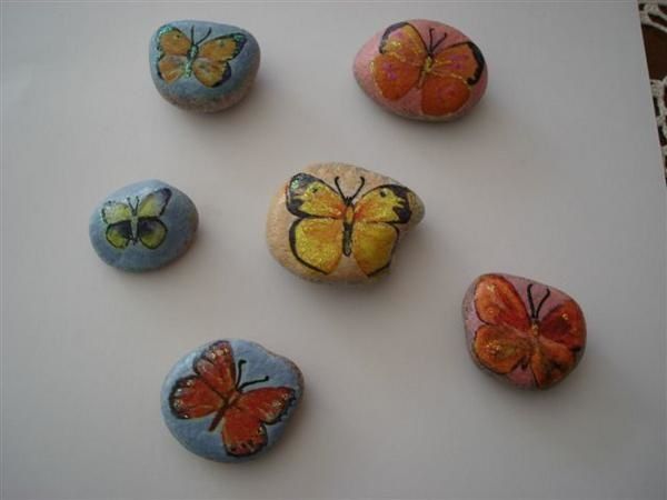 Gallets peints papillons