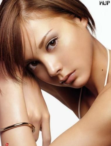 anna-tsuchiya-5.jpg