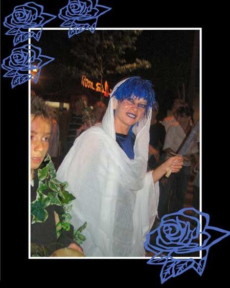 Dame-en-bleu-copy.jpg