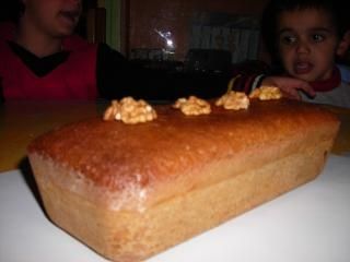 Cake-au-beurre-de-cachou--te--noix-et-choco1.jpg