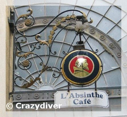 Une vieille enseigne Une vieille enseigne