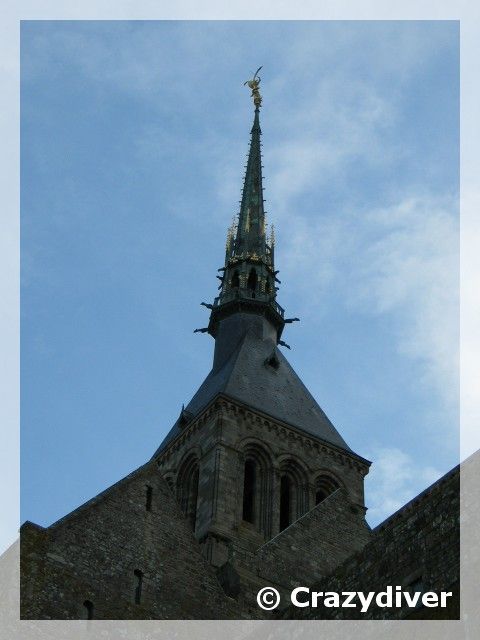 Statue de St Michel