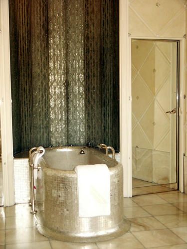 Salle de bain en argent Salle de bain en argent