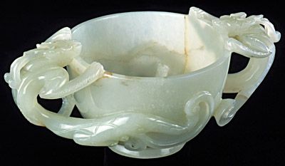 petite-tasse-en-jade.-Dynastie-des-Ming--1368-1644-.jpg