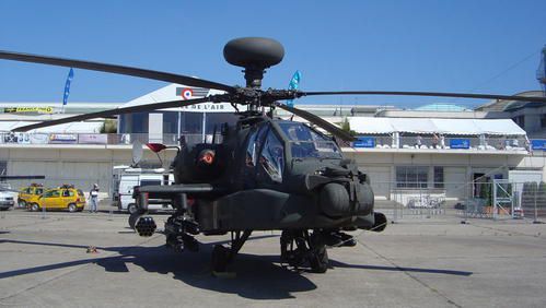 800px-AH-64-dsc04577.jpg