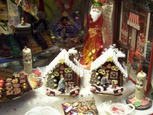 Marché de noël à Strasbourg, 2007 : rue du dôme - Photo Myriam Lakraa
