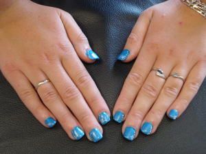 Ongles-rong--s-apr--s.JPG