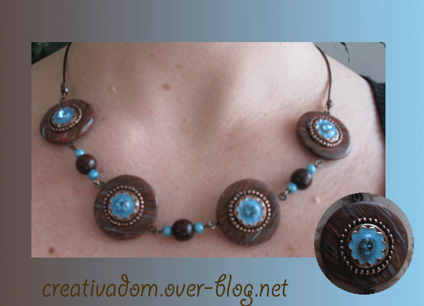 collier-fimo-fleures-bleues.gif