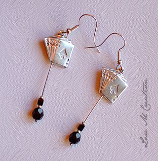 earrings for Alice in wonderland fan, boucles oreilles Alice, cartes à jouer, merveilles, bijou, Lore M earrings for Alice in wonderland fan, boucles oreilles Alice, cartes à jouer, merveilles, bijou, Lore M