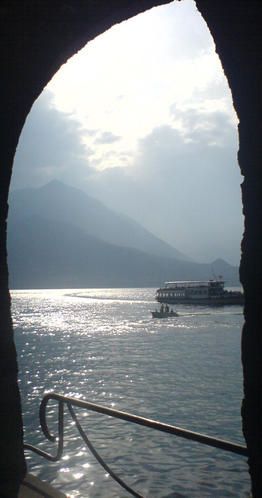LAGO1.jpg