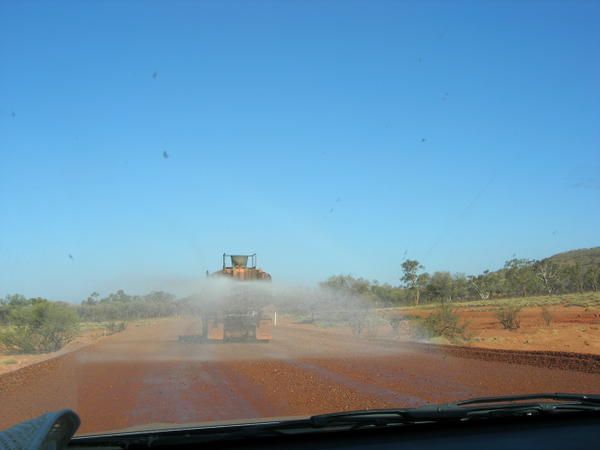 On roule au milieu des travaux de construction de la route !!!!