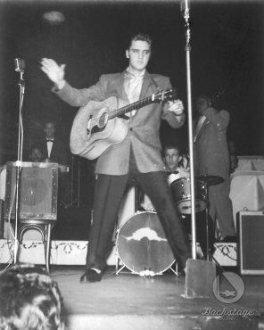Elvis-Presley-pictures-1957-MXB-3001-040-l.jpg