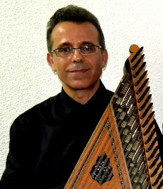 Portrait-avec-qanun.jpg