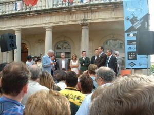 l'ouverture devant notre belle mairie