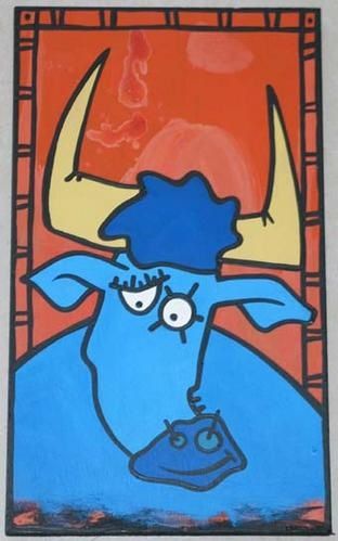 104-0490vache-bleue-un-peu-triste-sur-planche.jpg