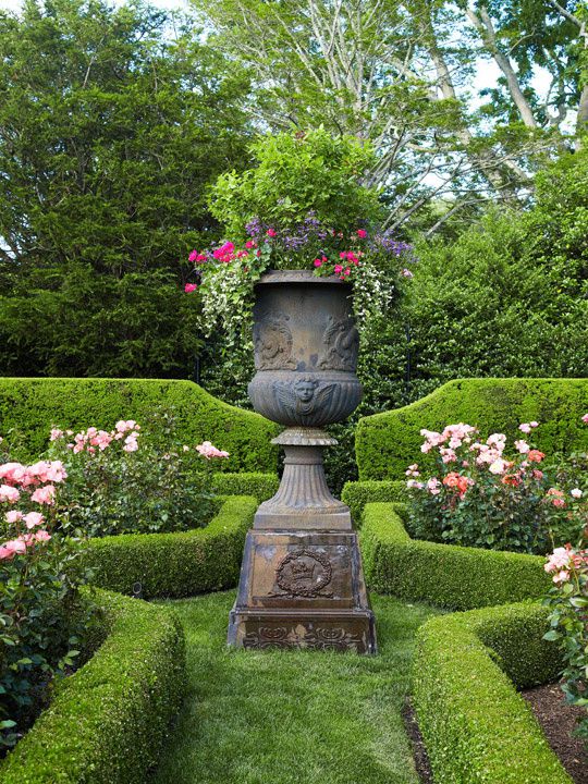 MES FAVORIS en décoration de jardin : les vases "medicis" - Le blog de  ADELINE