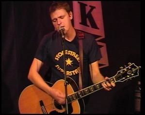 Tom-McRae-in-Club-Lek-18-04-01.jpg