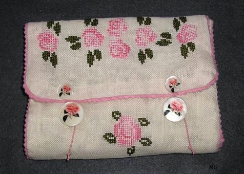 Trousse-aux-roses-ferm--e.JPG