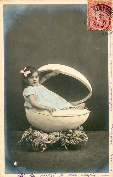 Paques, fillette et oeuf, 1906
