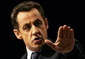sarko-salut-romain-ap.jpg