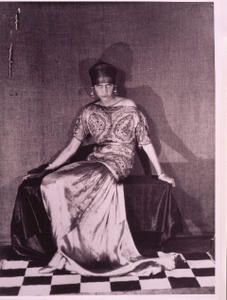 20.-Peggy-Guggenheim-in-Poiret-by-Man-Ray.jpg
