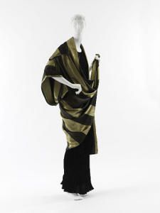 5.-Poiret-Evening-Wrap-1922.jpg