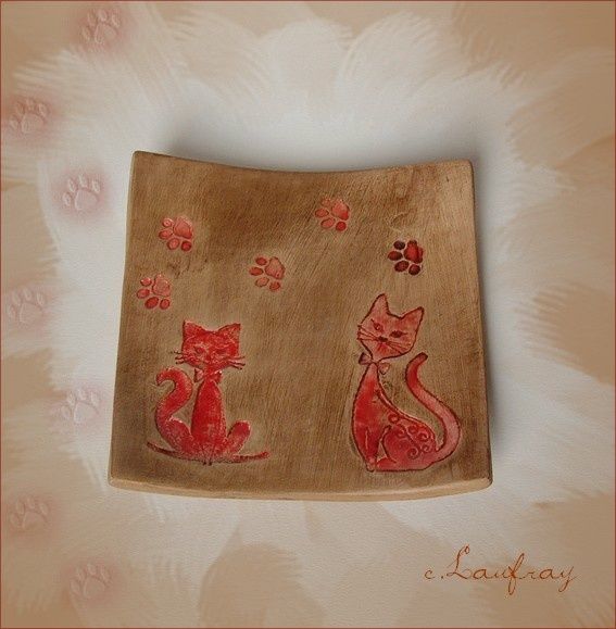 coupelle-chat-bois-rouge.jpg