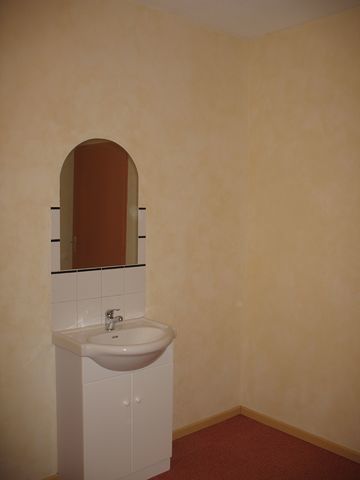 cabinet2-.jpg