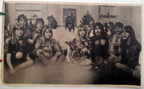 beatles_maharishi.jpg