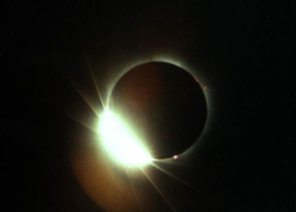 eclipse0.jpg