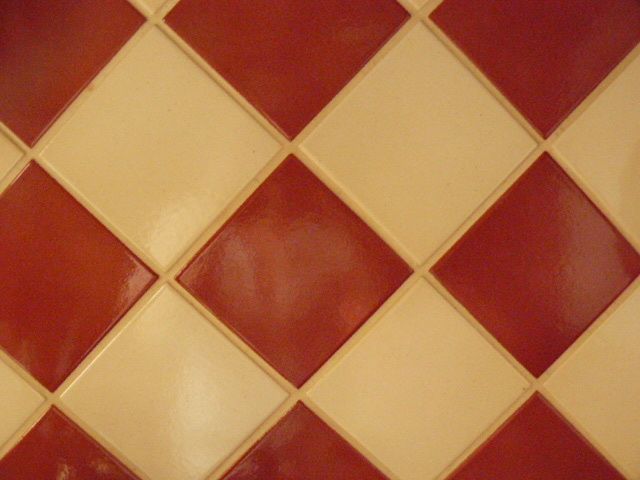 tague_rouge_carrelage_ancien_cuisinière tague_rouge_carrelage_ancien_cuisinière