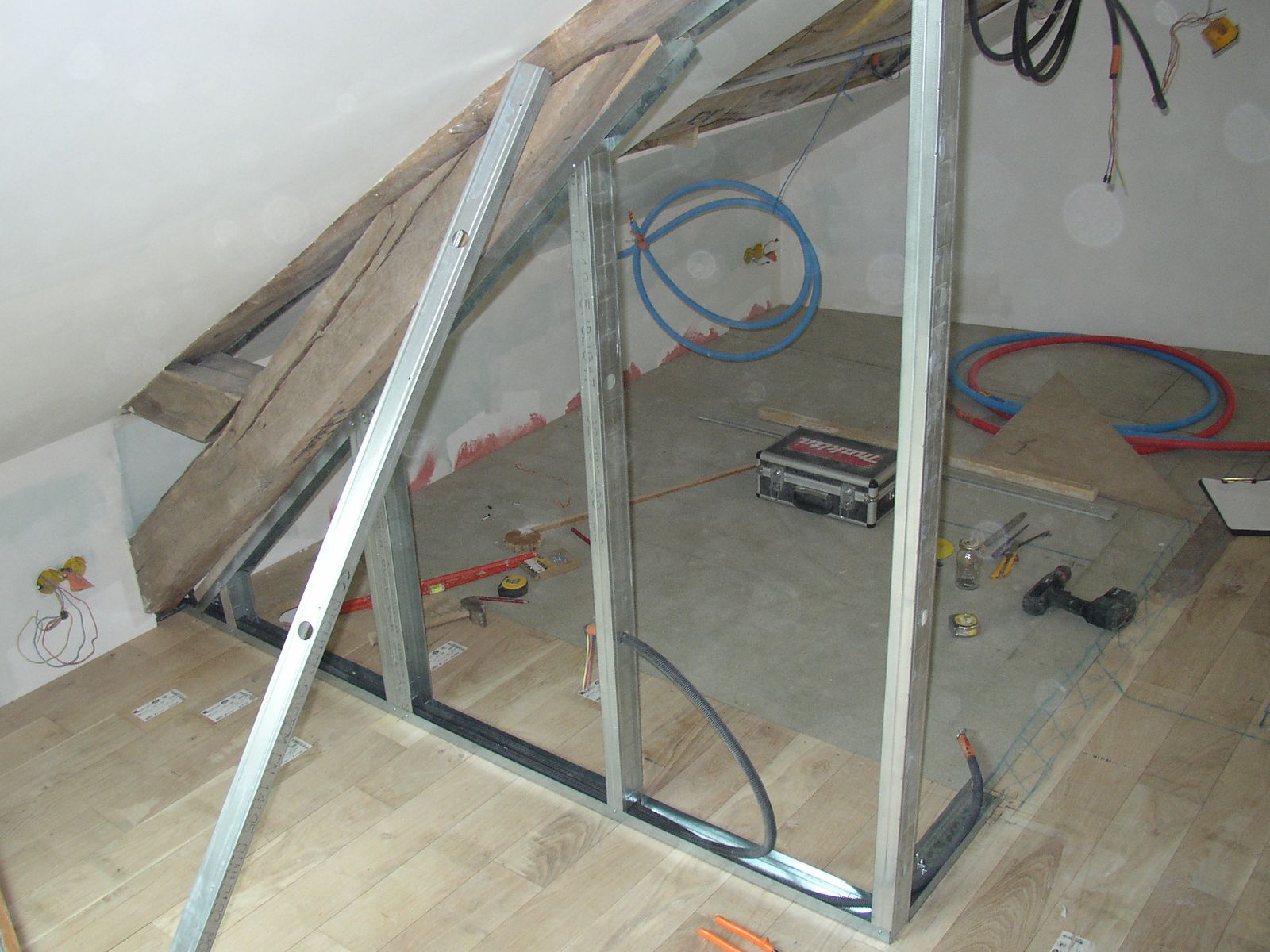 Pose cloison placo sur parquet