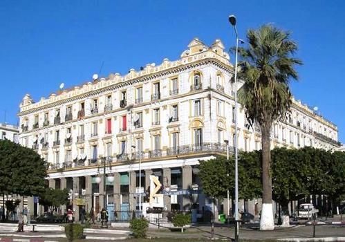 2516179-The-lions-and-caryatides-building-Annaba-1-.jpg