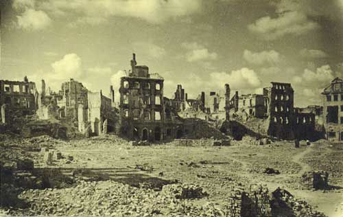 Old_Town_in_ruins.jpg