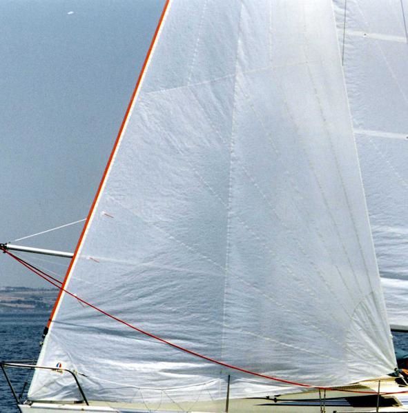 Recoupage de voile... First class 8 pour First 22 - First 18