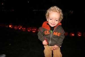 Romain-and-the-pumpkins.JPG