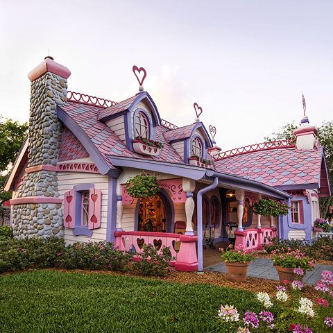 gif-maison-bizarre-isabellas-little-pink-house.jpg